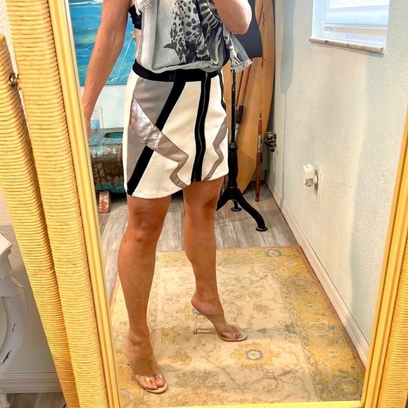 NWT Wild Honey Metallic Panel Mini Skirt Modern Chic Night Out Statement Size M - Picture 6 of 14